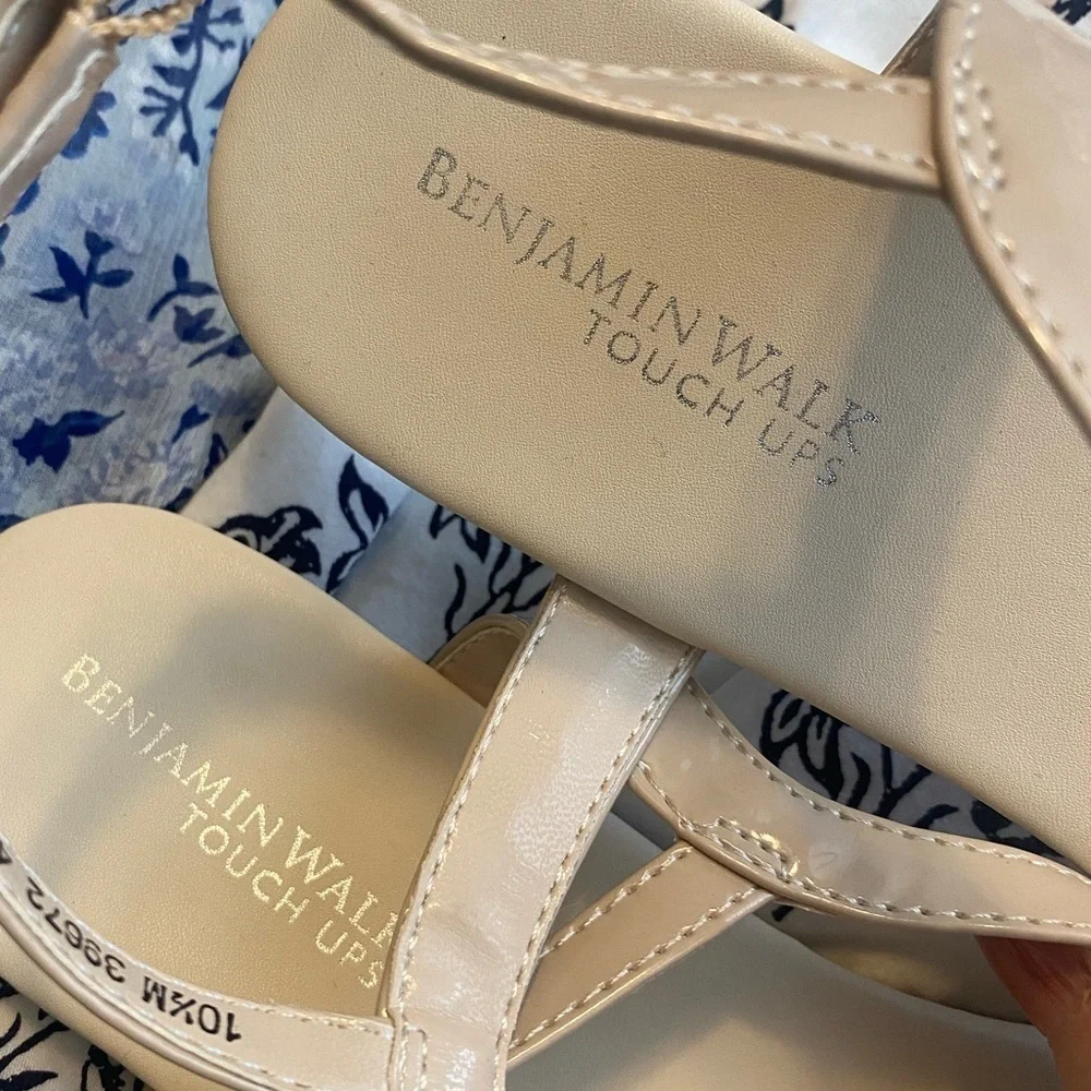 Benjamin Walk Touch Ups Nude Patent Thong Sandals - Picture 8 of 8